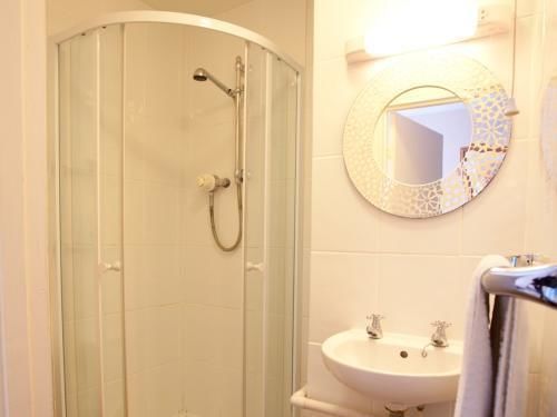 The Witney Guest House Екстериор снимка