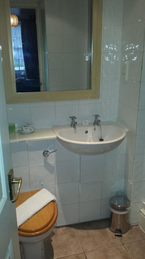 The Witney Guest House Стая снимка